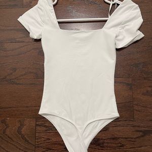 Aritzia Babaton Bodysuit